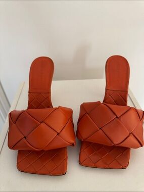 Bottega Veneta Woven Lido Leather Slide Sandals - Rust Orange WORN ONCE
